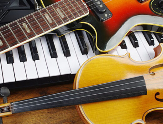 A Tuglie lezioni di chitarra, canto, pianoforte e violino